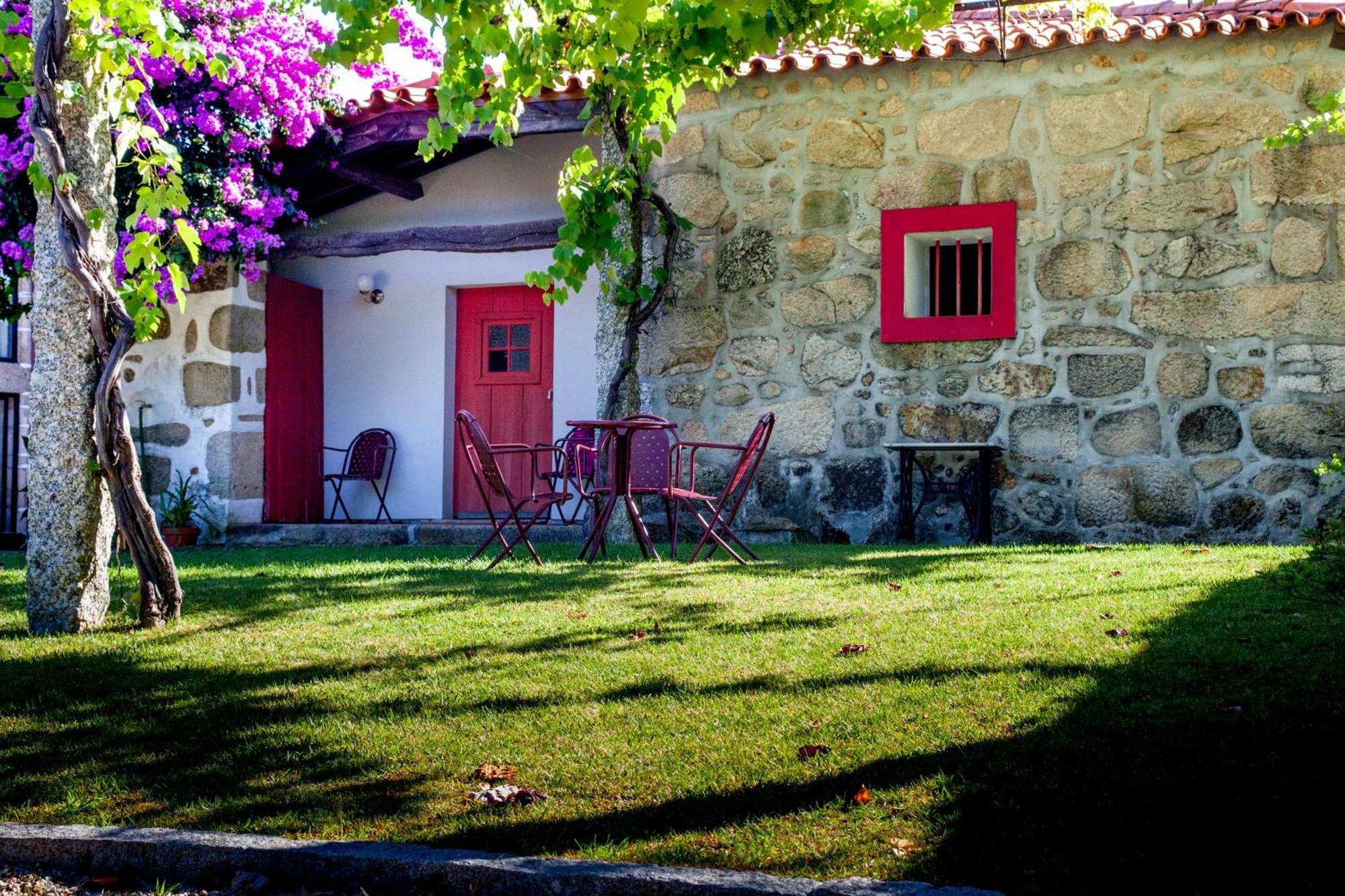 1720 Quinta Da Cancela - Winery & Farmhouse Guimarães Kamer foto